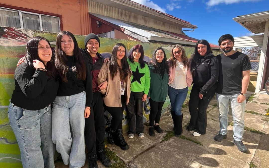 Primera vez en Magallanes: ONG Raíces realiza su primer taller de comunicaciones para su equipo y profesionales de la región
